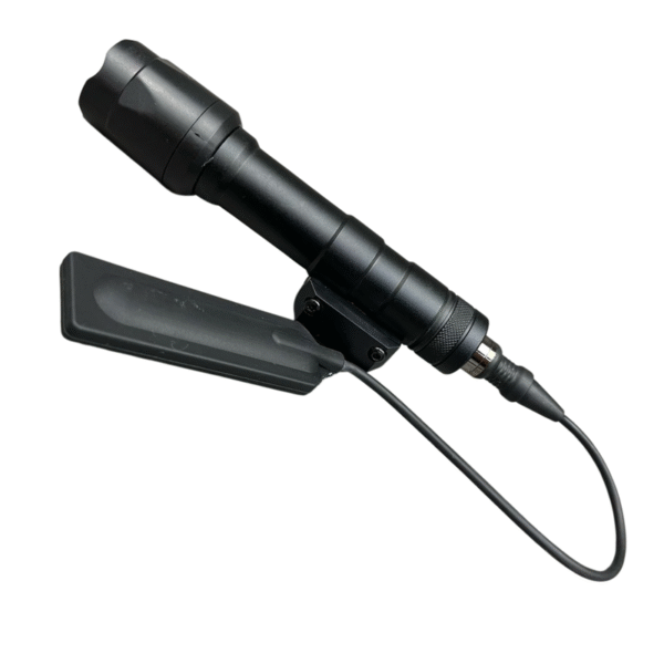 Lanterna M600 Preta Polimero C/ Acionador - Imagem 4